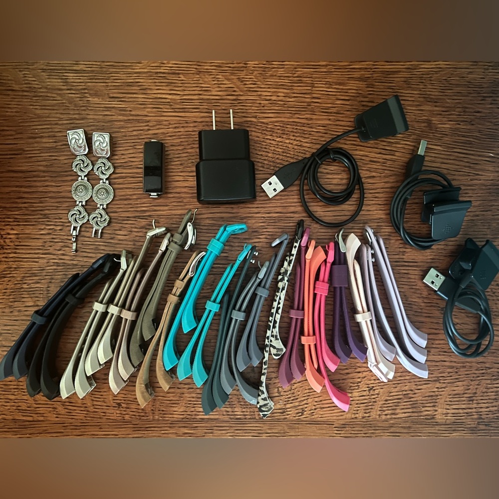 EUC Fitbit Alta HR with 21 Bands